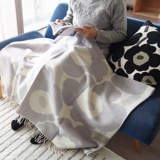 <img class='new_mark_img1' src='//img.shop-pro.jp/img/new/icons1.gif' style='border:none;display:inline;margin:0px;padding:0px;width:auto;' />マリメッコ ブランケット(ウニッコ/UNIKKO)ホワイト×ライトグレー/ marimekko BLANKET 130cm×180cm / 北欧【送料無料】