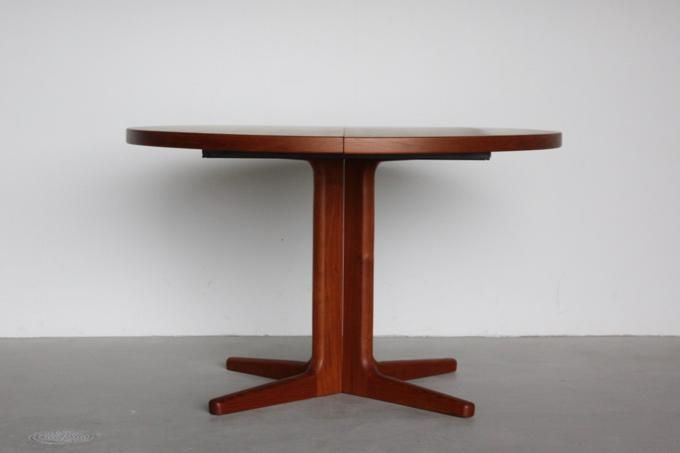 【北欧家具】Vejle Mobelfabrik A/S ダイニングテーブル (1本脚)