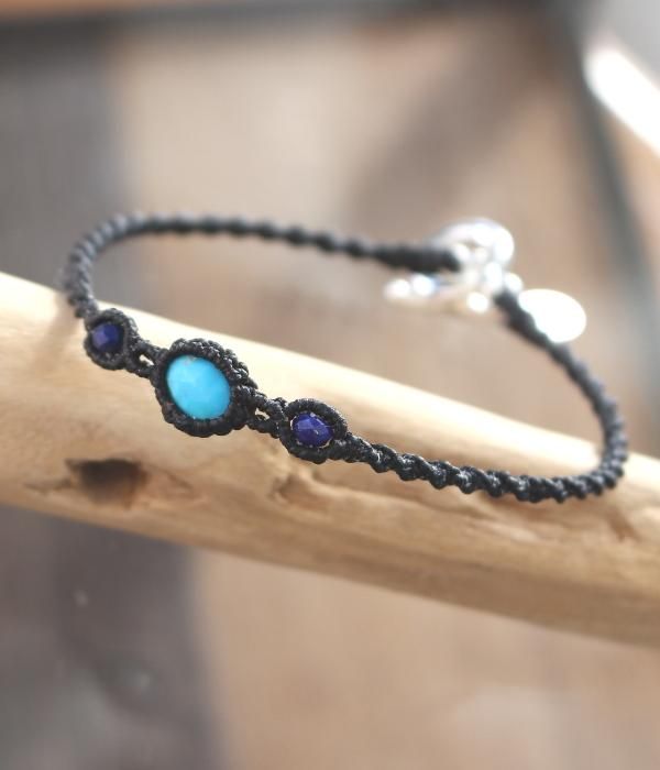 <img class='new_mark_img1' src='//img.shop-pro.jp/img/new/icons55.gif' style='border:none;display:inline;margin:0px;padding:0px;width:auto;' />MACRAME SLEEPING BEAUTY TURQUOISE BRACELET SLIM