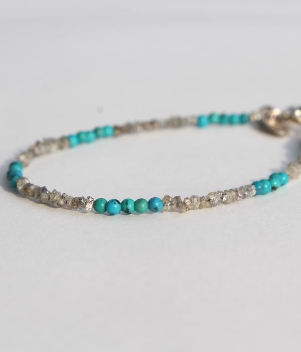 <img class='new_mark_img1' src='//img.shop-pro.jp/img/new/icons5.gif' style='border:none;display:inline;margin:0px;padding:0px;width:auto;' />GRAY DIAMOND BRACELET