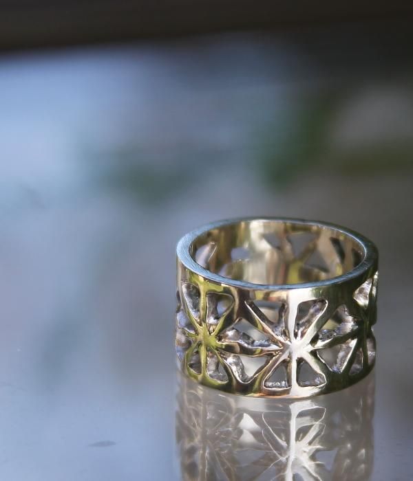<img class='new_mark_img1' src='//img.shop-pro.jp/img/new/icons5.gif' style='border:none;display:inline;margin:0px;padding:0px;width:auto;' />【MARUCO】 ”FLOWER” RING