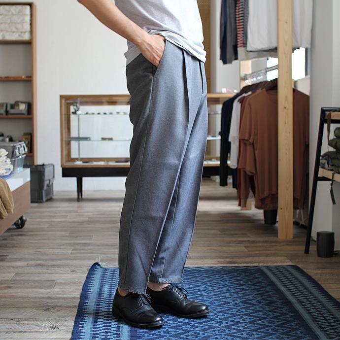 104322771 Hexico / Deformer 1-Tuck Cut Off Pants - Ex. Action Slacks リメイクスラックス - Grey<img class='new_mark_img2' src='//img.shop-pro.jp/img/new/icons47.gif' style='border:none;display:inline;margin:0px;padding:0px;width:auto;' /> 02