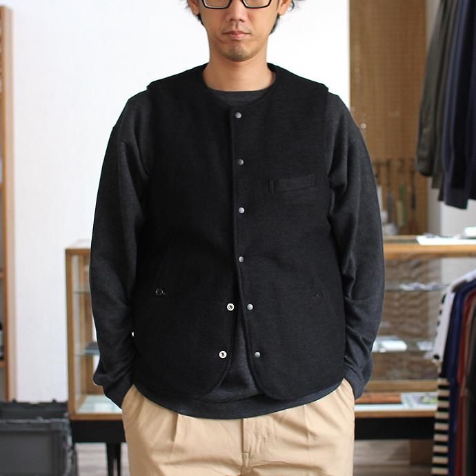 107226174 STILL BY HAND / シンサレート中綿入りリバーシブルベスト VE0363 - 全2色 02