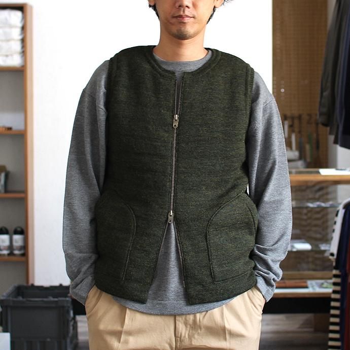 comm. arch. Zipped Downy Vest - Forest Green ジップフロント ニットベスト グリーン<img class='new_mark_img2' src='//img.shop-pro.jp/img/new/icons47.gif' style='border:none;display:inline;margin:0px;padding:0px;width:auto;' /> 02