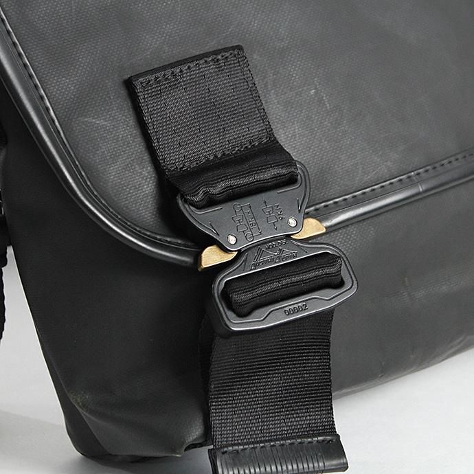 DEFY BAGS DEFY BAGS / Recon Mini ミニショルダーバッグ 全6素材<img class='new_mark_img2' src='//img.shop-pro.jp/img/new/icons47.gif' style='border:none;display:inline;margin:0px;padding:0px;width:auto;' /> 02