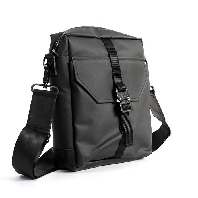 DEFY Defender Day Tripper ショルダーバッグ 全6素材<img class='new_mark_img2' src='//img.shop-pro.jp/img/new/icons47.gif' style='border:none;display:inline;margin:0px;padding:0px;width:auto;' /> 02
