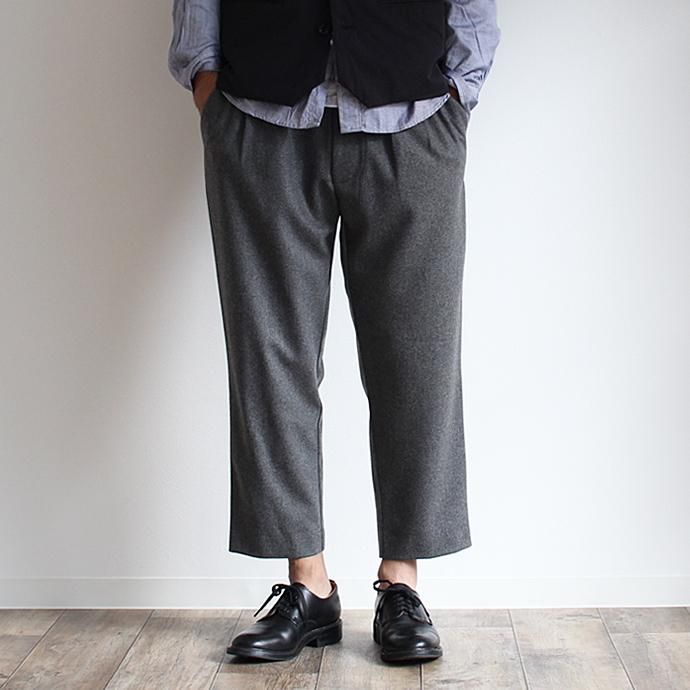108689884 CEASTERS / Wool Easy Trousers ウールイージーパンツ グレー<img class='new_mark_img2' src='//img.shop-pro.jp/img/new/icons47.gif' style='border:none;display:inline;margin:0px;padding:0px;width:auto;' /> 01