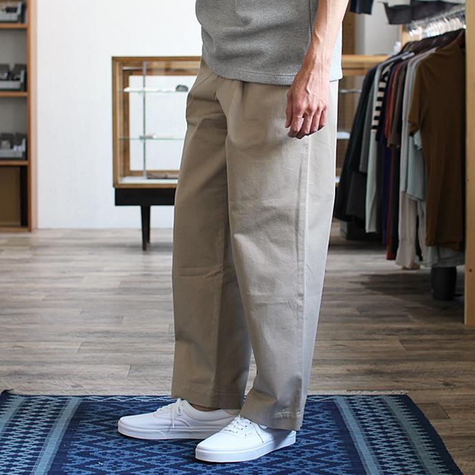 116246659 RICCARDO METHA / One Tuck Wide Trousers ワンタック ワイドパンツ - Dragon Twill Beige<img class='new_mark_img2' src='//img.shop-pro.jp/img/new/icons47.gif' style='border:none;display:inline;margin:0px;padding:0px;width:auto;' /> 02