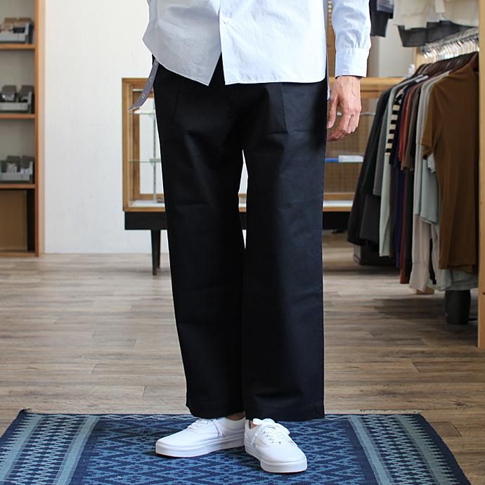 116246906 RICCARDO METHA / One Tuck Wide Trousers ワンタック ワイドパンツ- Dragon Twill Dark Navy<img class='new_mark_img2' src='//img.shop-pro.jp/img/new/icons47.gif' style='border:none;display:inline;margin:0px;padding:0px;width:auto;' /> 02