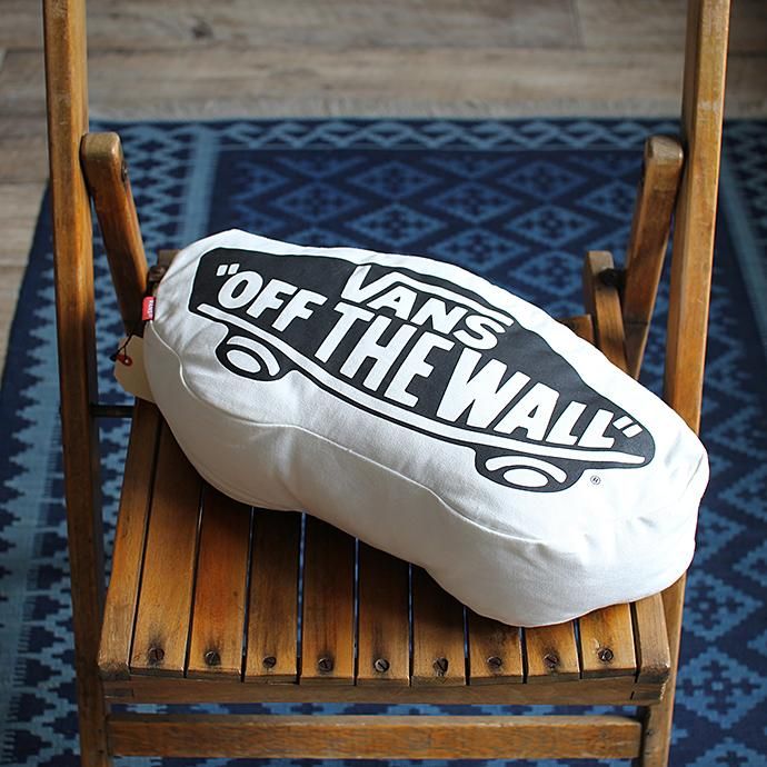 VANS SK8 OTW Bandana Cushion ヴァンズ ロゴクッション - Black<img class='new_mark_img2' src='//img.shop-pro.jp/img/new/icons47.gif' style='border:none;display:inline;margin:0px;padding:0px;width:auto;' /> 02