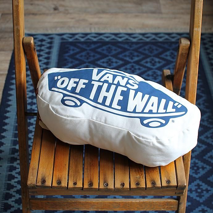 VANS SK8 OTW Bandana Cushion ヴァンズ ロゴクッション - Navy<img class='new_mark_img2' src='//img.shop-pro.jp/img/new/icons47.gif' style='border:none;display:inline;margin:0px;padding:0px;width:auto;' /> 02