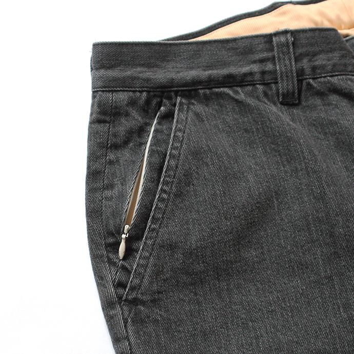 117815811 O-(オー)/ LOOSE DENIM FB ブラックデニムパンツ O-W-02B Grey<img class='new_mark_img2' src='//img.shop-pro.jp/img/new/icons47.gif' style='border:none;display:inline;margin:0px;padding:0px;width:auto;' /> 02