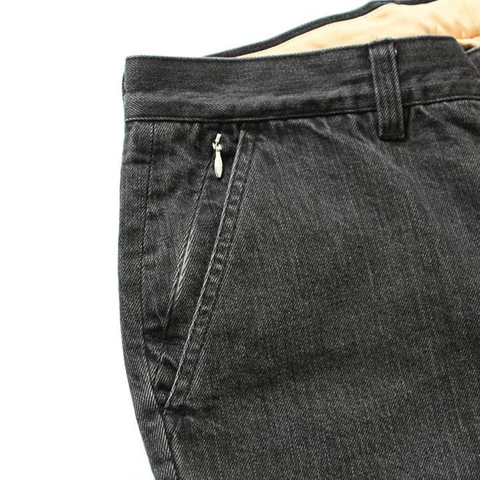 117815811 O-(オー)/ LOOSE DENIM FB ブラックデニムパンツ O-W-02B Grey<img class='new_mark_img2' src='//img.shop-pro.jp/img/new/icons47.gif' style='border:none;display:inline;margin:0px;padding:0px;width:auto;' /> 02