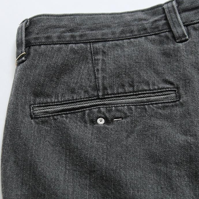 117815811 O-(オー)/ LOOSE DENIM FB ブラックデニムパンツ O-W-02B Grey<img class='new_mark_img2' src='//img.shop-pro.jp/img/new/icons47.gif' style='border:none;display:inline;margin:0px;padding:0px;width:auto;' /> 02