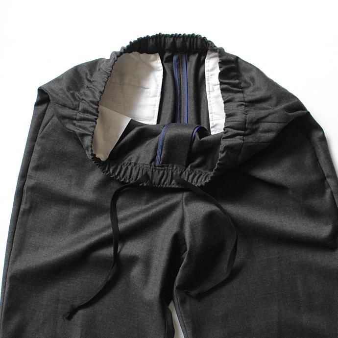 121458374 THEE(シー)/ tapered easy slacks テーパード イージースラックス MT-PT-03 - Charcoal<img class='new_mark_img2' src='//img.shop-pro.jp/img/new/icons47.gif' style='border:none;display:inline;margin:0px;padding:0px;width:auto;' /> 02