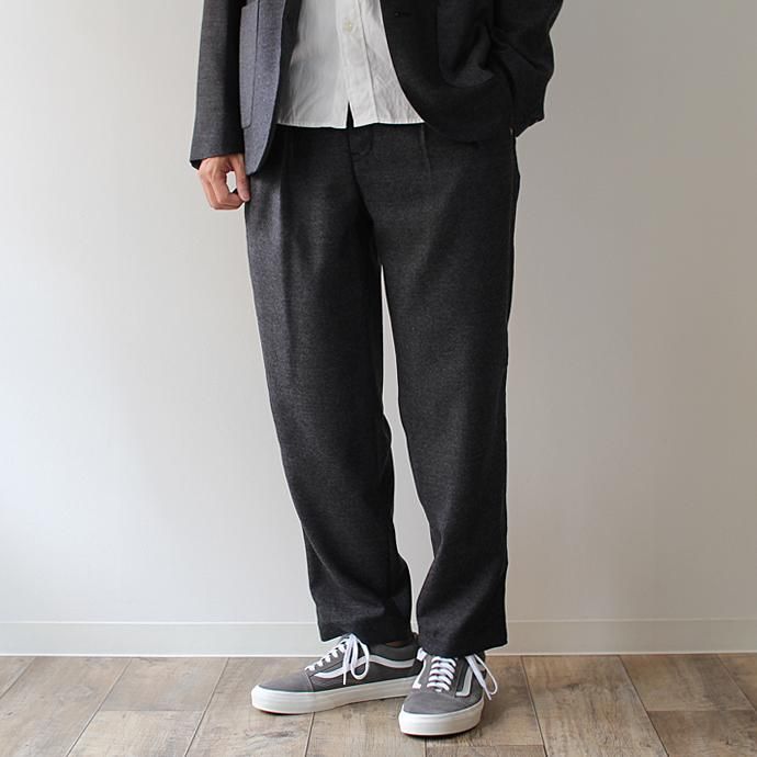 122209823 STILL BY HAND / マルチファブリック ウールパンツ PT0573 グレー<img class='new_mark_img2' src='//img.shop-pro.jp/img/new/icons47.gif' style='border:none;display:inline;margin:0px;padding:0px;width:auto;' /> 02