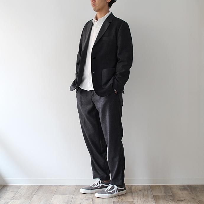 122209823 STILL BY HAND / マルチファブリック ウールパンツ PT0573 グレー<img class='new_mark_img2' src='//img.shop-pro.jp/img/new/icons47.gif' style='border:none;display:inline;margin:0px;padding:0px;width:auto;' /> 02