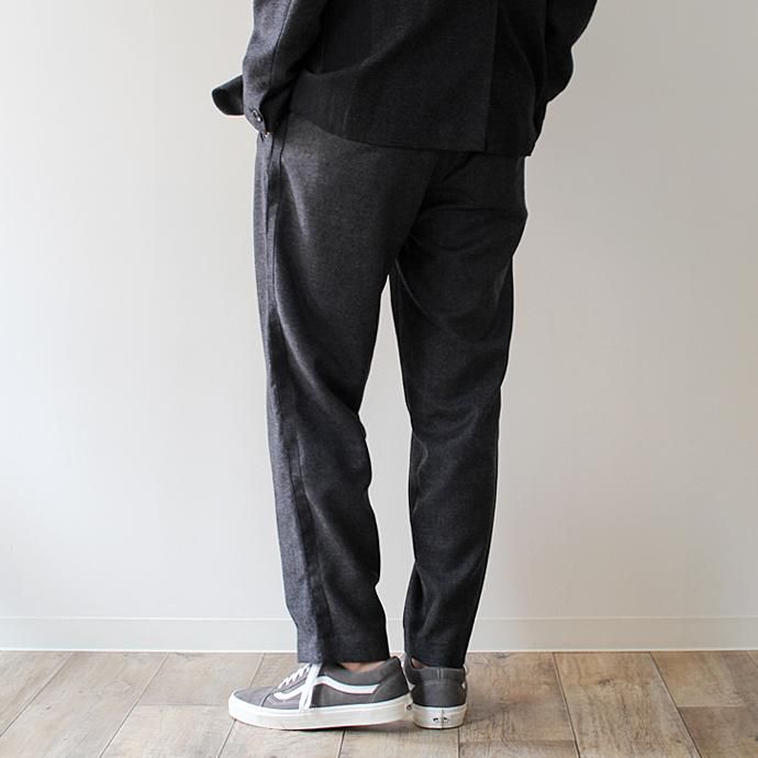 122209823 STILL BY HAND / マルチファブリック ウールパンツ PT0573 グレー<img class='new_mark_img2' src='//img.shop-pro.jp/img/new/icons47.gif' style='border:none;display:inline;margin:0px;padding:0px;width:auto;' /> 02