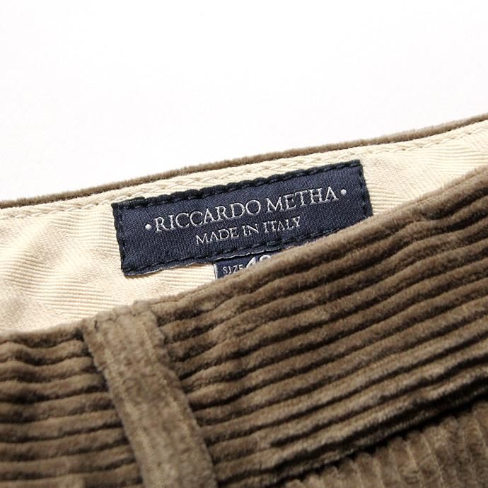 122332265 RICCARDO METHA / One Tuck Wide Trousers Corduroy コーデュロイ ワンタック ワイドパンツ - Beige<img class='new_mark_img2' src='//img.shop-pro.jp/img/new/icons47.gif' style='border:none;display:inline;margin:0px;padding:0px;width:auto;' /> 02