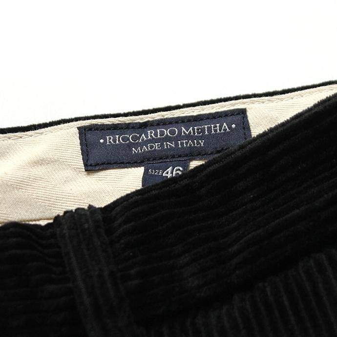122332320 RICCARDO METHA / One Tuck Wide Trousers Corduroy コーデュロイ ワンタック ワイドパンツ - Black<img class='new_mark_img2' src='//img.shop-pro.jp/img/new/icons47.gif' style='border:none;display:inline;margin:0px;padding:0px;width:auto;' /> 02
