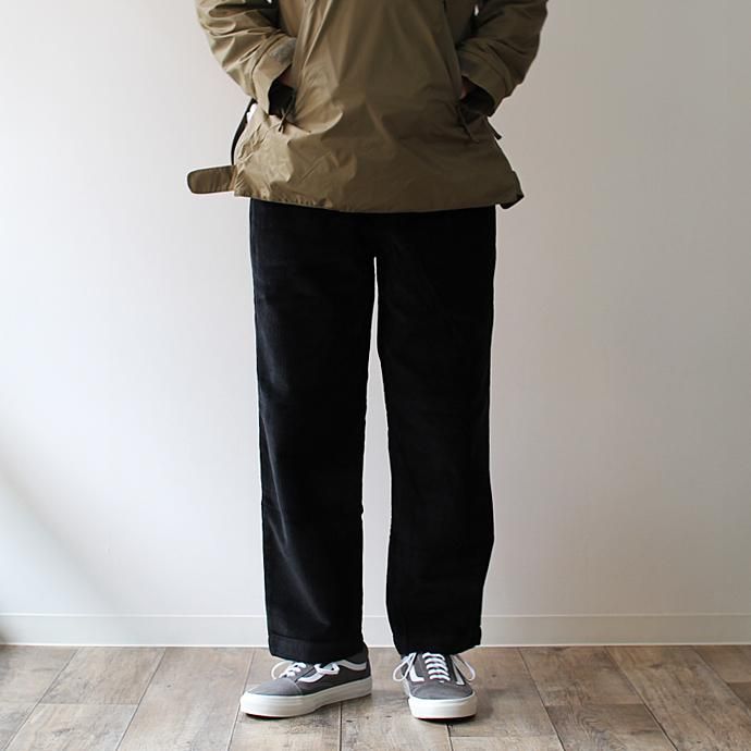 122332320 RICCARDO METHA / One Tuck Wide Trousers Corduroy コーデュロイ ワンタック ワイドパンツ - Black<img class='new_mark_img2' src='//img.shop-pro.jp/img/new/icons47.gif' style='border:none;display:inline;margin:0px;padding:0px;width:auto;' /> 02