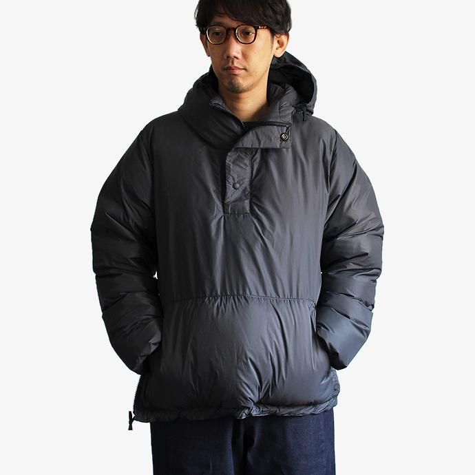 123778817 Crescent Down Works / EHS別注 プルオーバーダウンパーカー - Grey 02