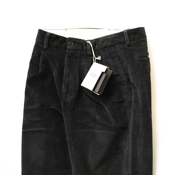 124650064 RICCARDO METHA / One Tuck Wide Trousers Corduroy コーデュロイ ワンタック ワイドパンツ - Grey<img class='new_mark_img2' src='//img.shop-pro.jp/img/new/icons47.gif' style='border:none;display:inline;margin:0px;padding:0px;width:auto;' /> 02