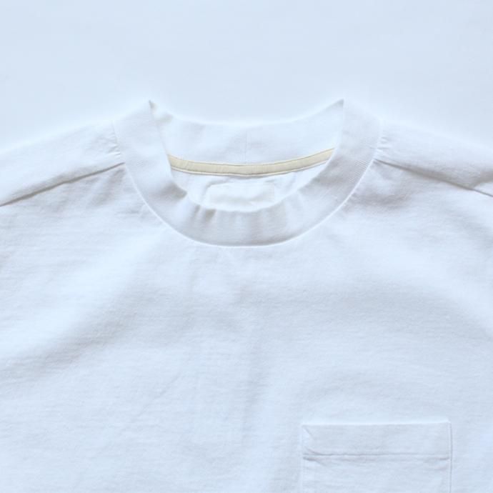 STILL BY HAND ワイドネック ポケットTシャツ CS0481 - ホワイト<img class='new_mark_img2' src='//img.shop-pro.jp/img/new/icons47.gif' style='border:none;display:inline;margin:0px;padding:0px;width:auto;' /> 02