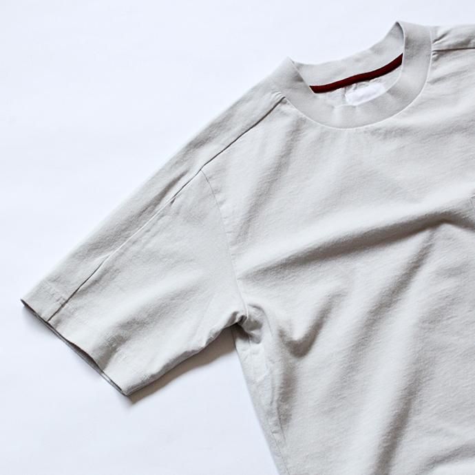 129452500 STILL BY HAND / ワイドネックTシャツ CS0481 - グレー<img class='new_mark_img2' src='//img.shop-pro.jp/img/new/icons47.gif' style='border:none;display:inline;margin:0px;padding:0px;width:auto;' /> 02