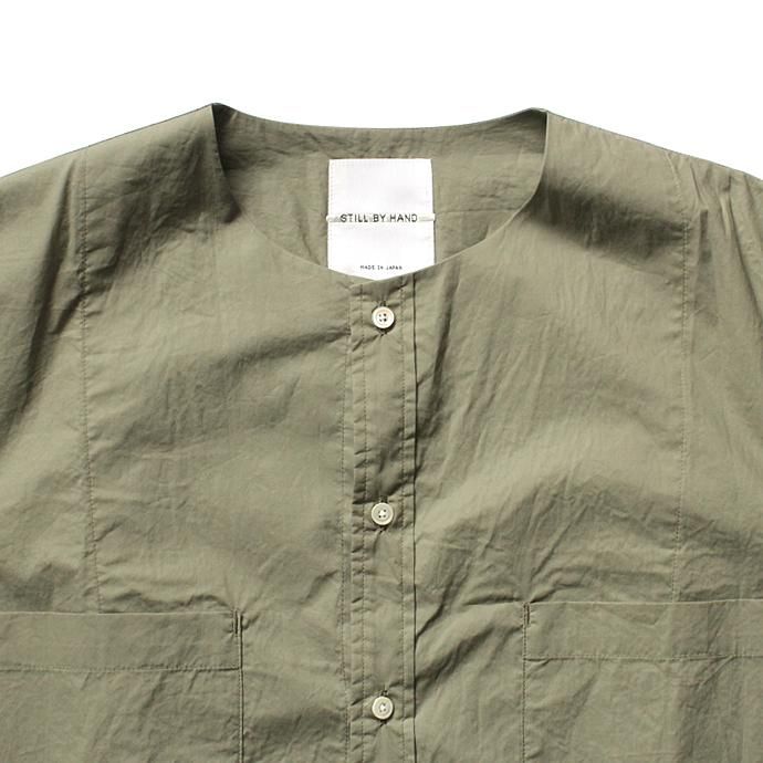 STILL BY HAND SH0782 ノーカラーシャツ - Olive 02