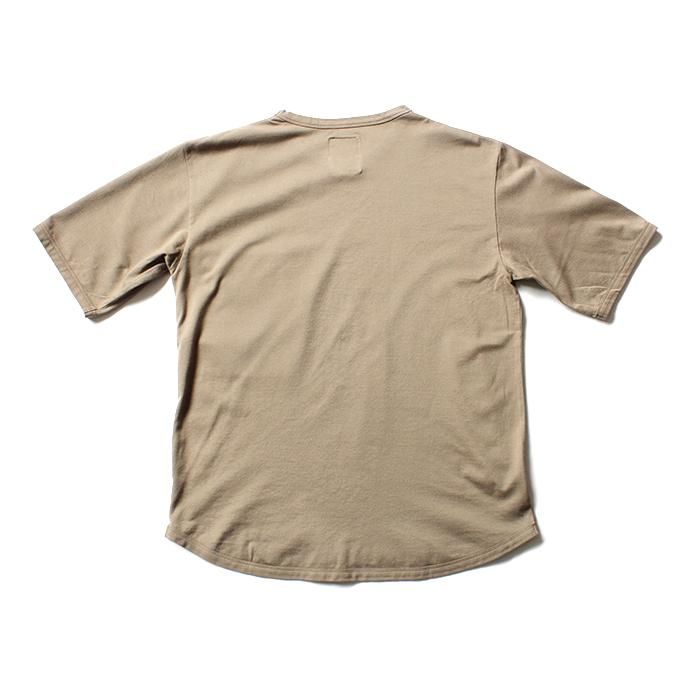 131556134 STILL BY HAND / 鹿の子 ビッグポケットTシャツ CS0482 - Beige<img class='new_mark_img2' src='//img.shop-pro.jp/img/new/icons47.gif' style='border:none;display:inline;margin:0px;padding:0px;width:auto;' /> 02