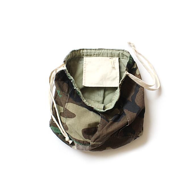 133900538 Hexico / Deformer Drawstring Bag Ex. U.S. ARMY Camouflage - リメイク巾着バッグ 02