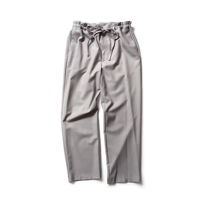 134426184 THEE(シー)/ high-rise easy slacks ハイウエストイージースラックス AN-PT-01 Greige<img class='new_mark_img2' src='//img.shop-pro.jp/img/new/icons47.gif' style='border:none;display:inline;margin:0px;padding:0px;width:auto;' /> 01