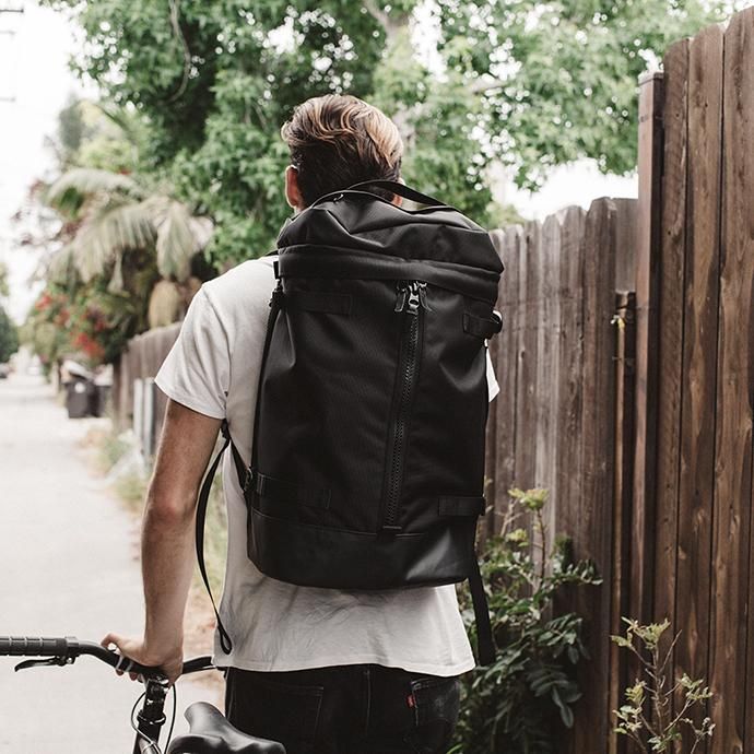 134473248 EVERYMAN / Hideout Pack ハイドアウトパック Black 02