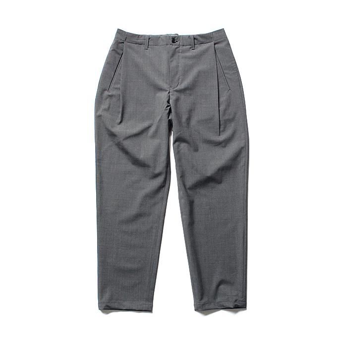 135509411 STILL BY HAND / ディープタック ウールパンツ PT0383 - グレー<img class='new_mark_img2' src='//img.shop-pro.jp/img/new/icons47.gif' style='border:none;display:inline;margin:0px;padding:0px;width:auto;' /> 01