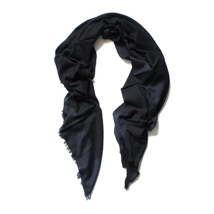 135681657 STILL BY HAND / 大判ストール GD0283 - Navy 01