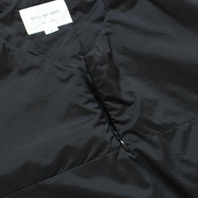 136404633 STILL BY HAND / BL0384 シンサレート中綿入り 半袖プルオーバー - Black 02