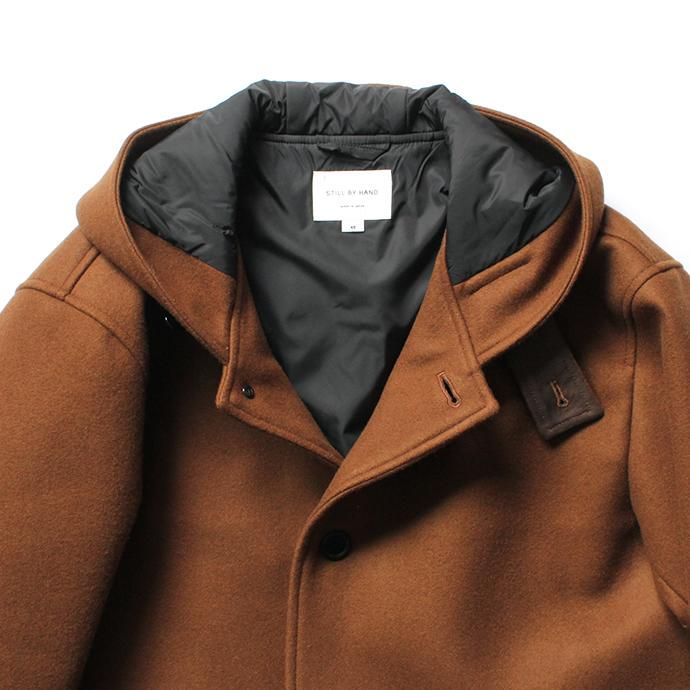 136904962 STILL BY HAND / CO0284 シンサレート中綿入り メルトンフーデッドコート - Camel 02