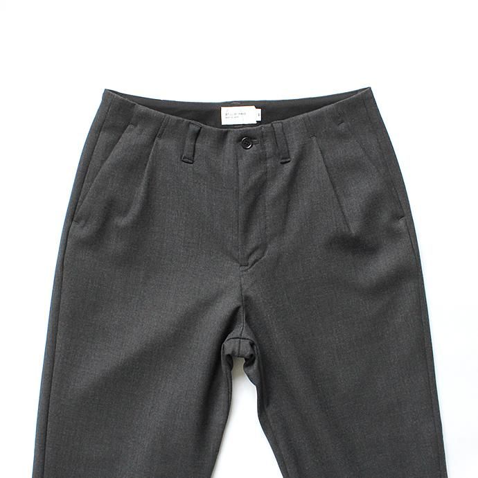 136996701 STILL BY HAND / PT0284 ウール混ダブルクロス ワンタックパンツ - Charcoal 02