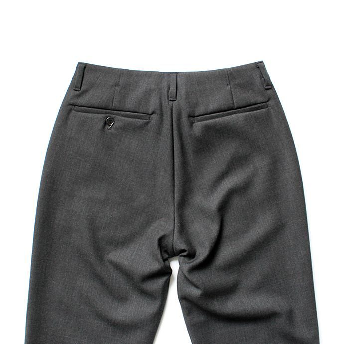 136996701 STILL BY HAND / PT0284 ウール混ダブルクロス ワンタックパンツ - Charcoal 02
