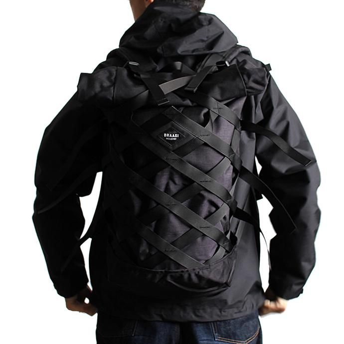 137059002 BRAASI INDUSTRY / WICKER - 28L Black 耐水ロールトップバックパック<img class='new_mark_img2' src='//img.shop-pro.jp/img/new/icons47.gif' style='border:none;display:inline;margin:0px;padding:0px;width:auto;' /> 01