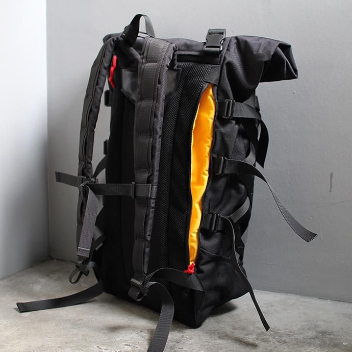 137059002 BRAASI INDUSTRY / WICKER - 28L Black 耐水ロールトップバックパック<img class='new_mark_img2' src='//img.shop-pro.jp/img/new/icons47.gif' style='border:none;display:inline;margin:0px;padding:0px;width:auto;' /> 02