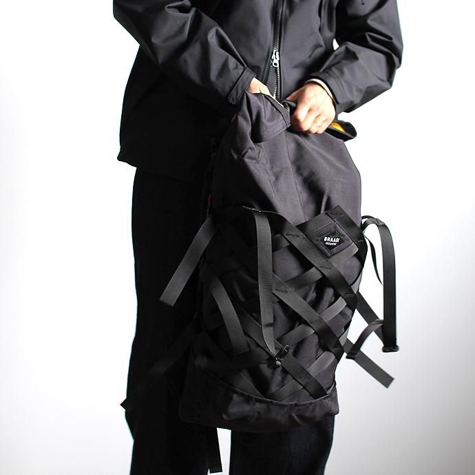 137059002 BRAASI INDUSTRY / WICKER - 28L Black 耐水ロールトップバックパック<img class='new_mark_img2' src='//img.shop-pro.jp/img/new/icons47.gif' style='border:none;display:inline;margin:0px;padding:0px;width:auto;' /> 02