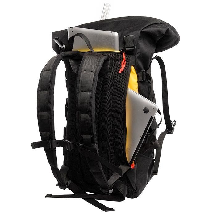 137059002 BRAASI INDUSTRY / WICKER - 28L Black 耐水ロールトップバックパック<img class='new_mark_img2' src='//img.shop-pro.jp/img/new/icons47.gif' style='border:none;display:inline;margin:0px;padding:0px;width:auto;' /> 02