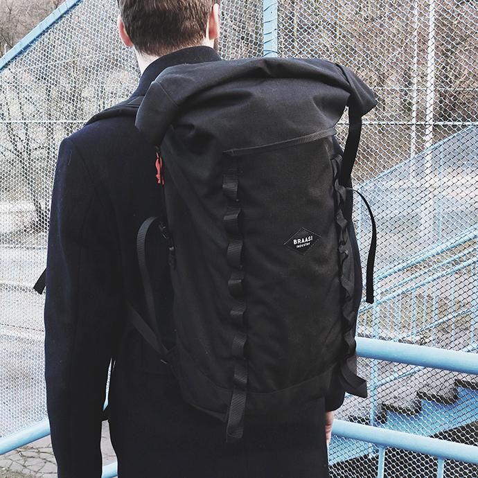 137060543 BRAASI INDUSTRY / HERTIL - 30L Black 耐水ロールトップバックパック 02