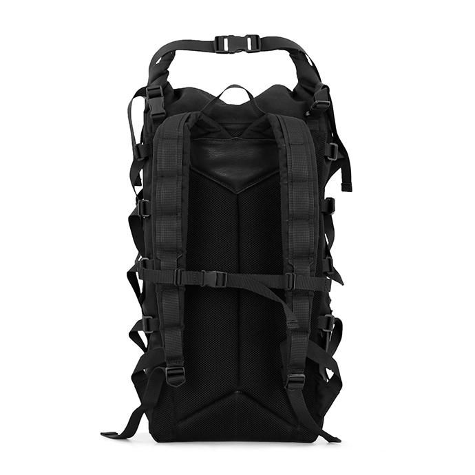 137060827 BRAASI INDUSTRY / EVO II - 30L Black 耐水ロールトップバックパック 02