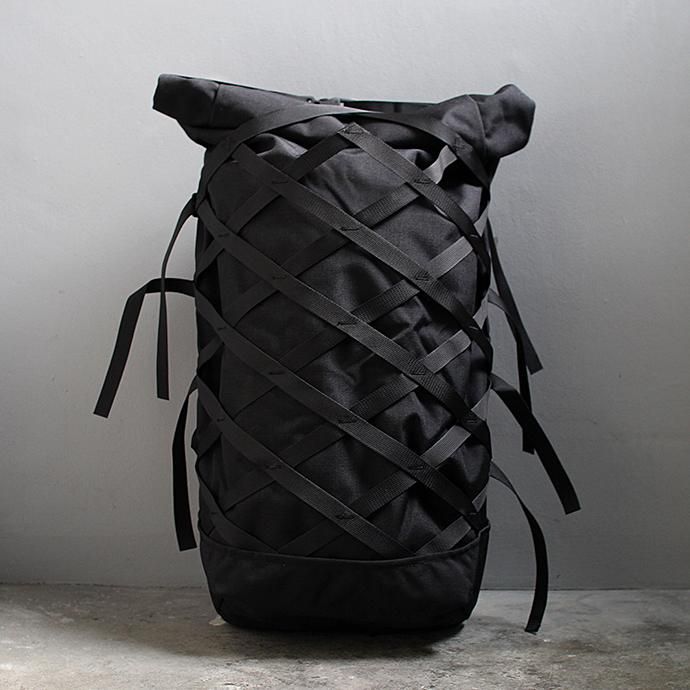137060827 BRAASI INDUSTRY / EVO II - 30L Black 耐水ロールトップバックパック 02