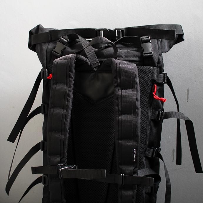 137060827 BRAASI INDUSTRY / EVO II - 30L Black 耐水ロールトップバックパック 02