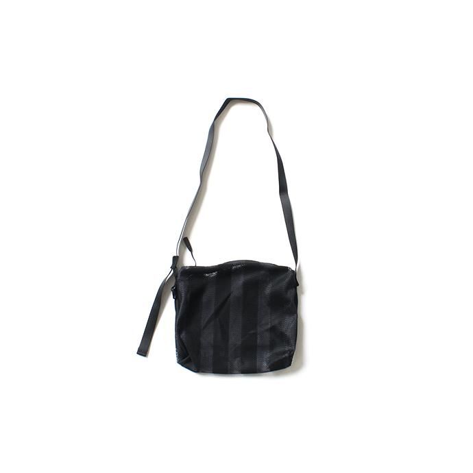 142983824 O-(オー)/ COLOR LINES BAG S メッシュショルダーバッグ 19S-17 - Black/Black 02