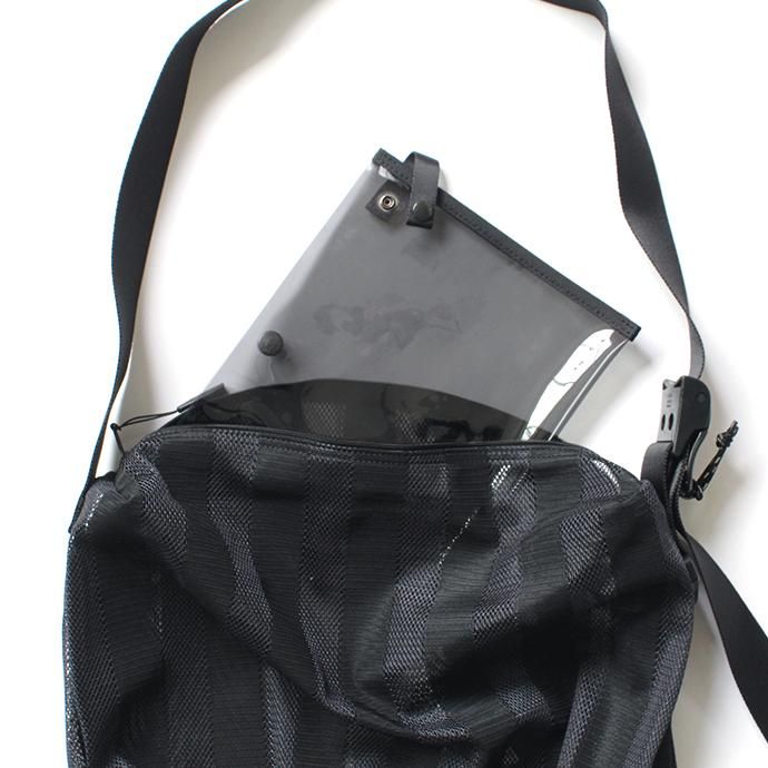 142984110 O-(オー)/ COLOR LINES BAG L メッシュショルダーバッグ 19S-18 - Black/Black 02